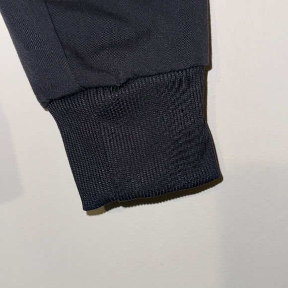 Grey’s Anatomy Scrub Jacket - Picture 5 of 8